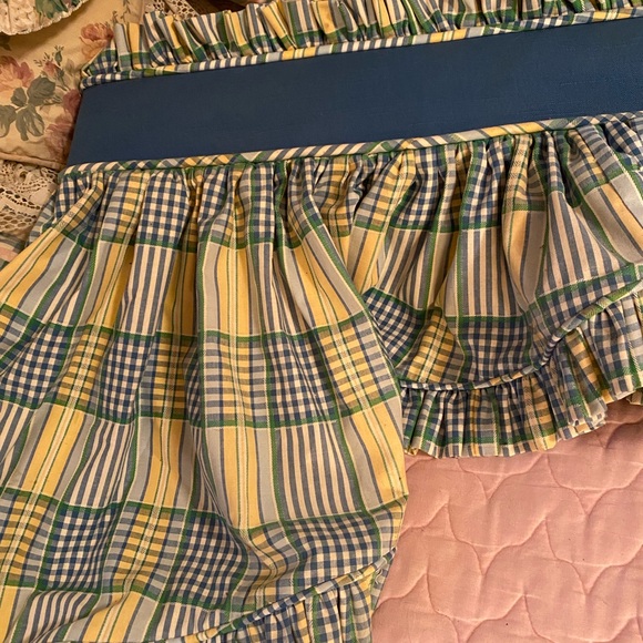 Plaid Ruffled Valance - Picture 5 of 8